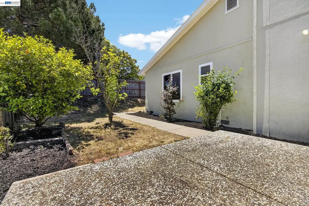 247 Sparrow Drive Hercules CA 94547