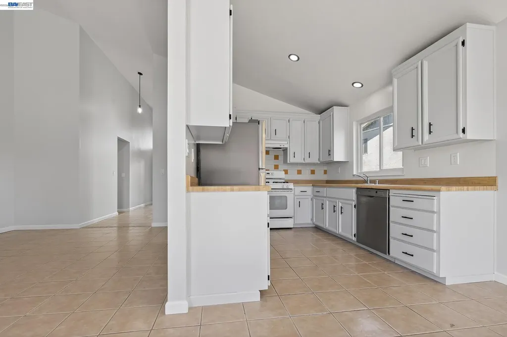 247 Sparrow Drive Hercules CA 94547