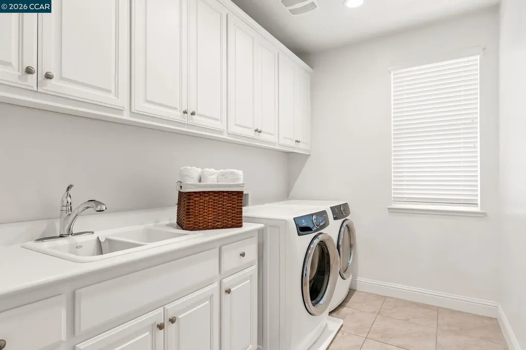 4252 Oak Knoll Drive Dublin CA 94568