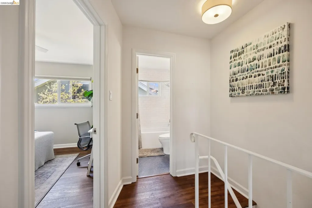 2207 Damuth Street Oakland CA 94602