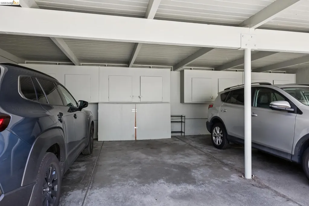2207 Damuth Street Oakland CA 94602