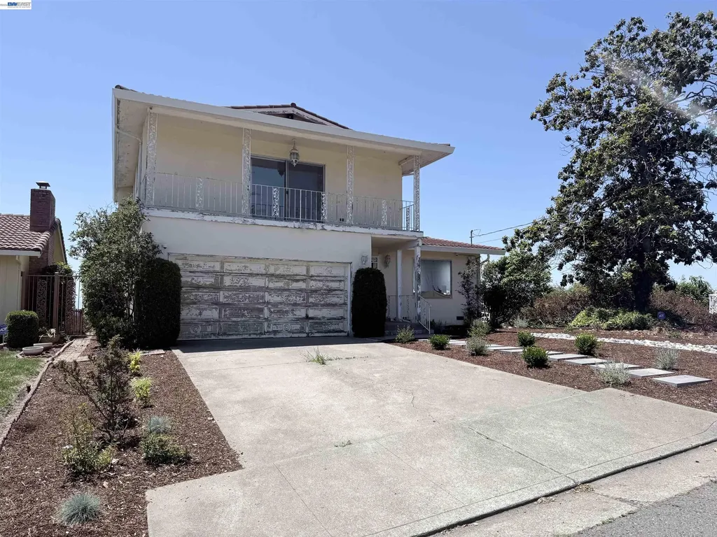 9155 Crest Avenue Oakland CA 94605