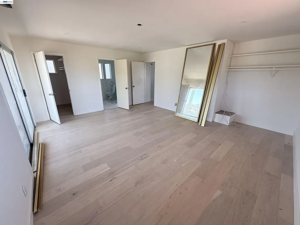 9155 Crest Avenue Oakland CA 94605