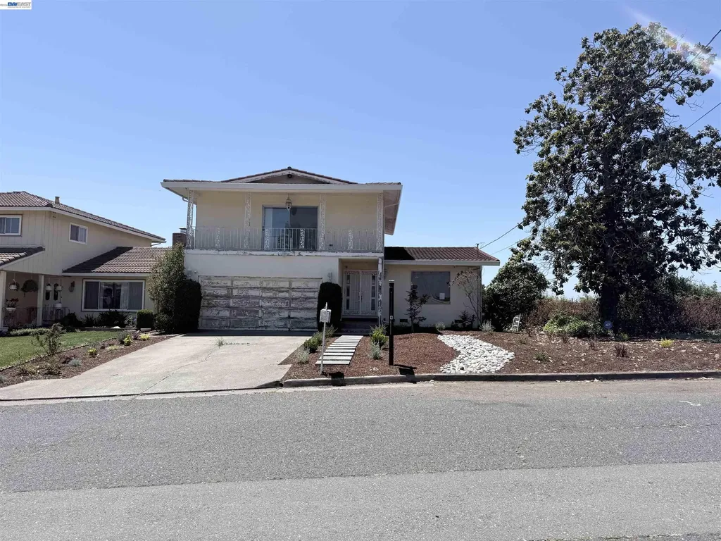 9155 Crest Avenue Oakland CA 94605