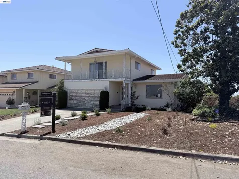 9155 Crest Avenue Oakland CA 94605