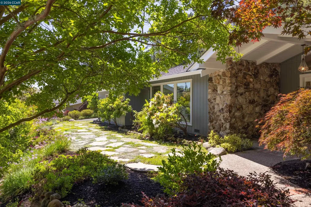 59 Lynwood Place Moraga CA 94556