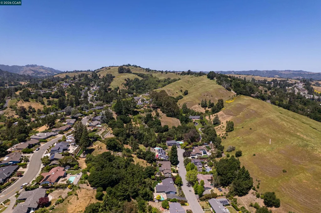 59 Lynwood Place Moraga CA 94556