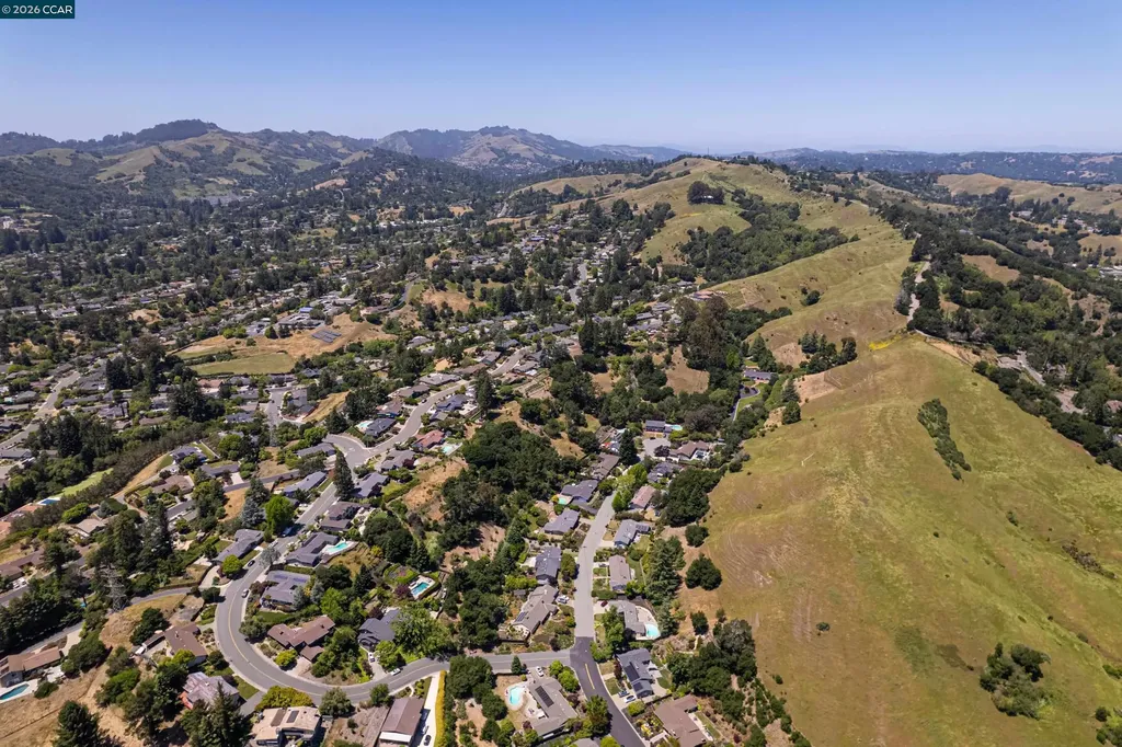 59 Lynwood Place Moraga CA 94556