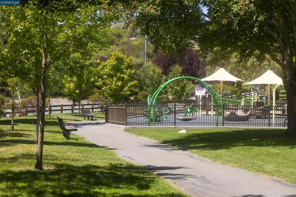 59 Lynwood Place Moraga CA 94556