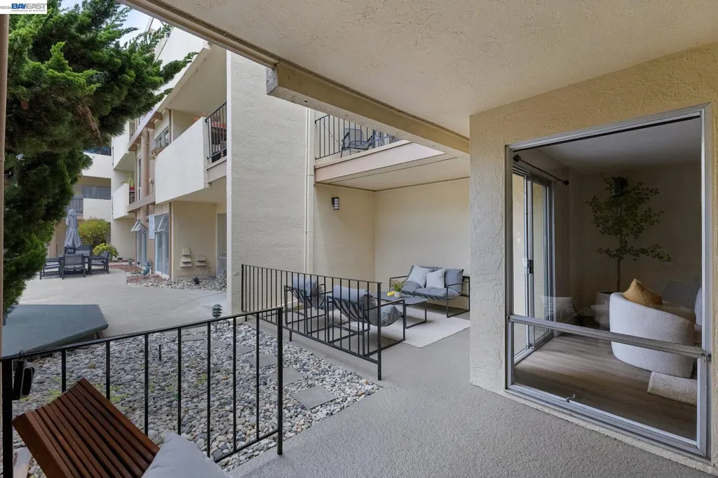 1825 Shoreline Drive Alameda CA 94501