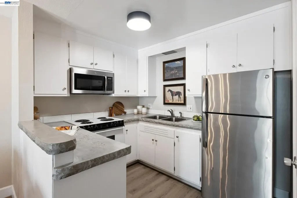 1825 Shoreline Drive Alameda CA 94501