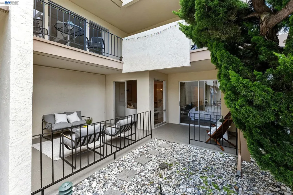 1825 Shoreline Drive Alameda CA 94501