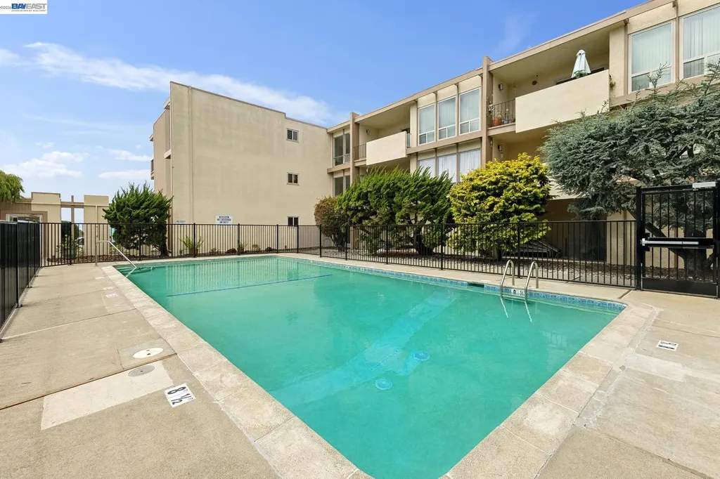 1825 Shoreline Drive Alameda CA 94501