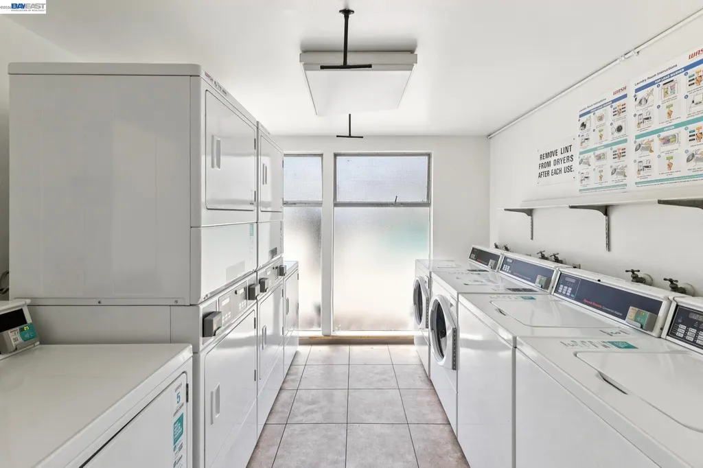 1825 Shoreline Drive Alameda CA 94501