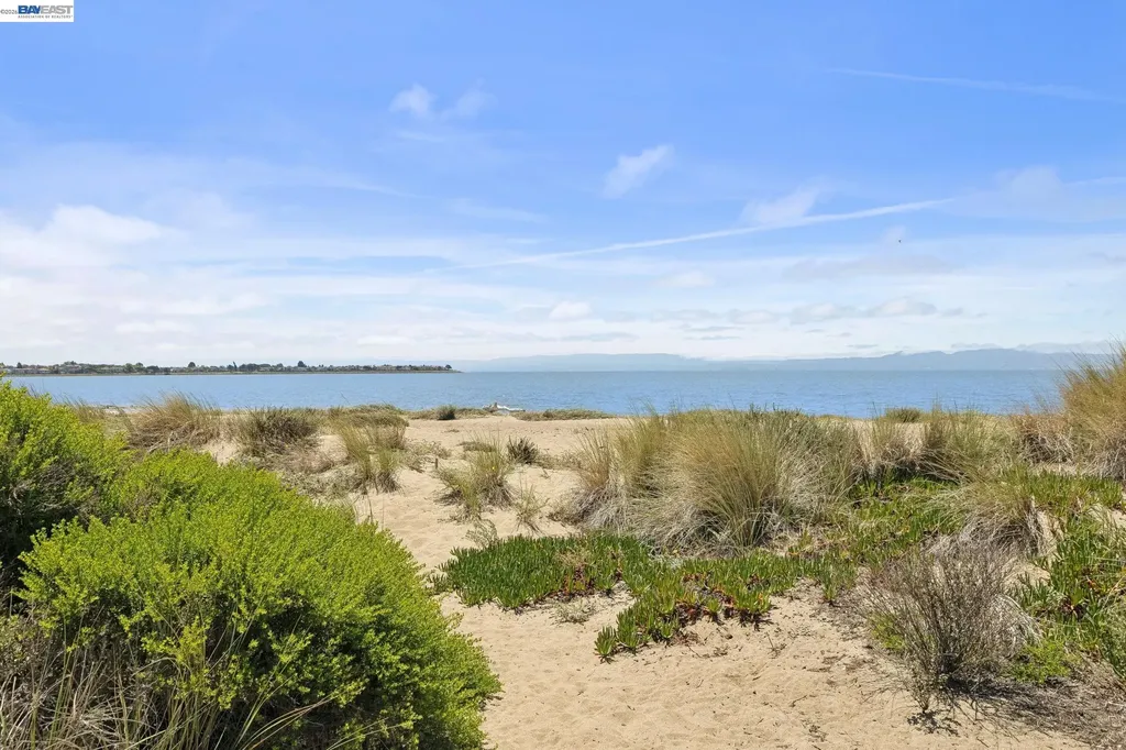 1825 Shoreline Drive Alameda CA 94501