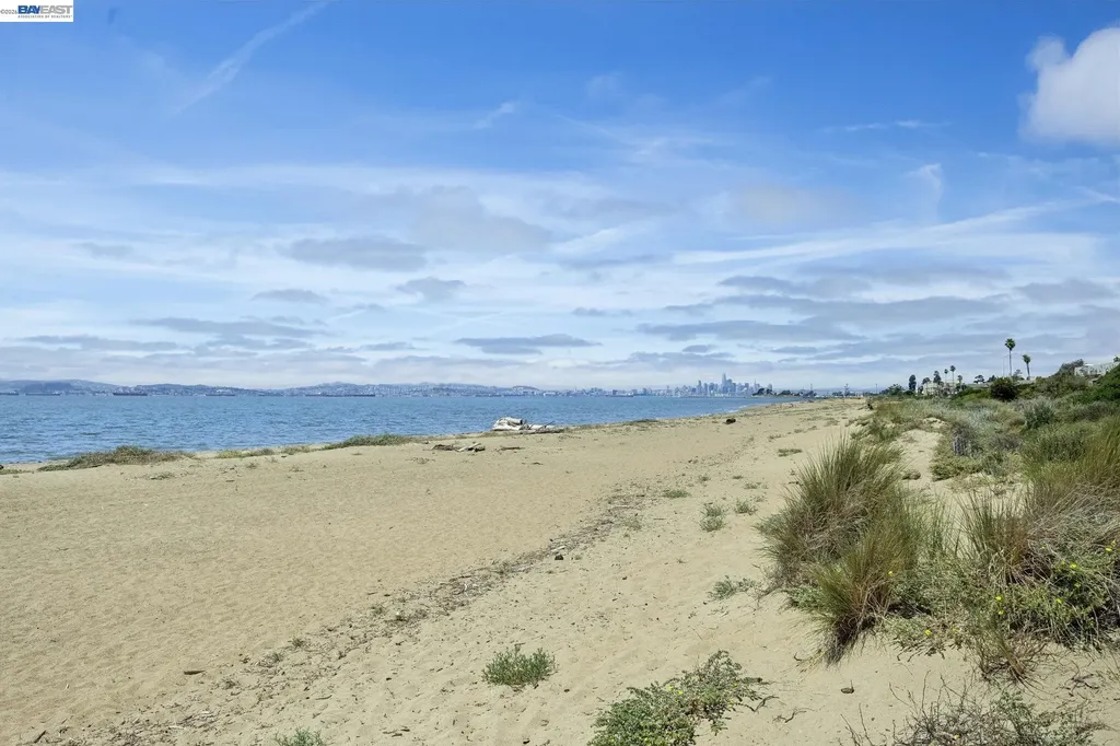 1825 Shoreline Drive Alameda CA 94501