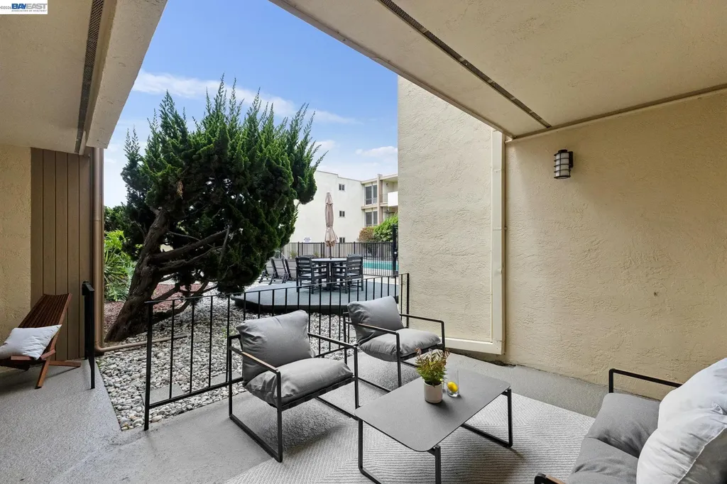1825 Shoreline Drive Alameda CA 94501