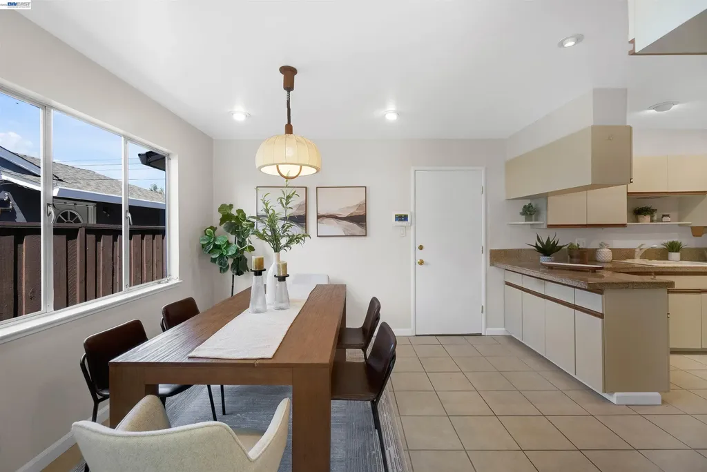 26003 Dodge Avenue Hayward CA 94545