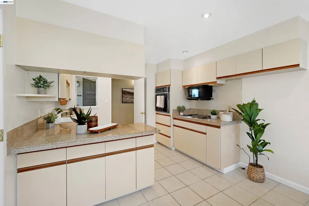 26003 Dodge Avenue Hayward CA 94545