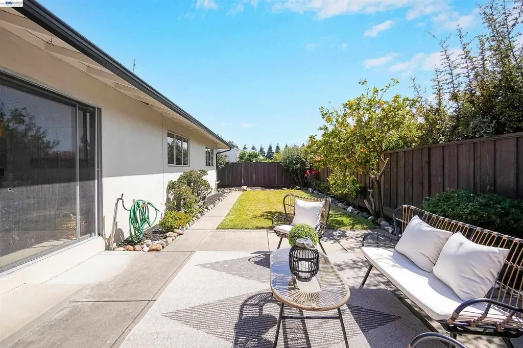 26003 Dodge Avenue Hayward CA 94545
