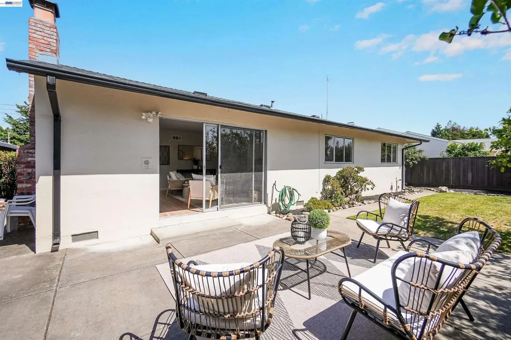 26003 Dodge Avenue Hayward CA 94545
