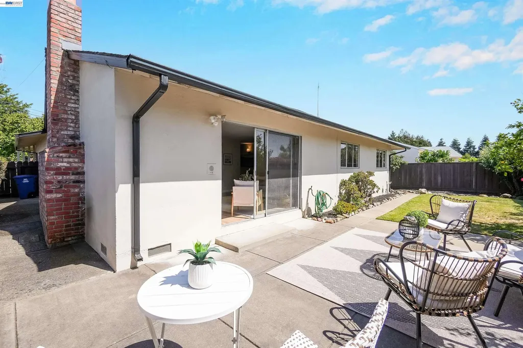 26003 Dodge Avenue Hayward CA 94545