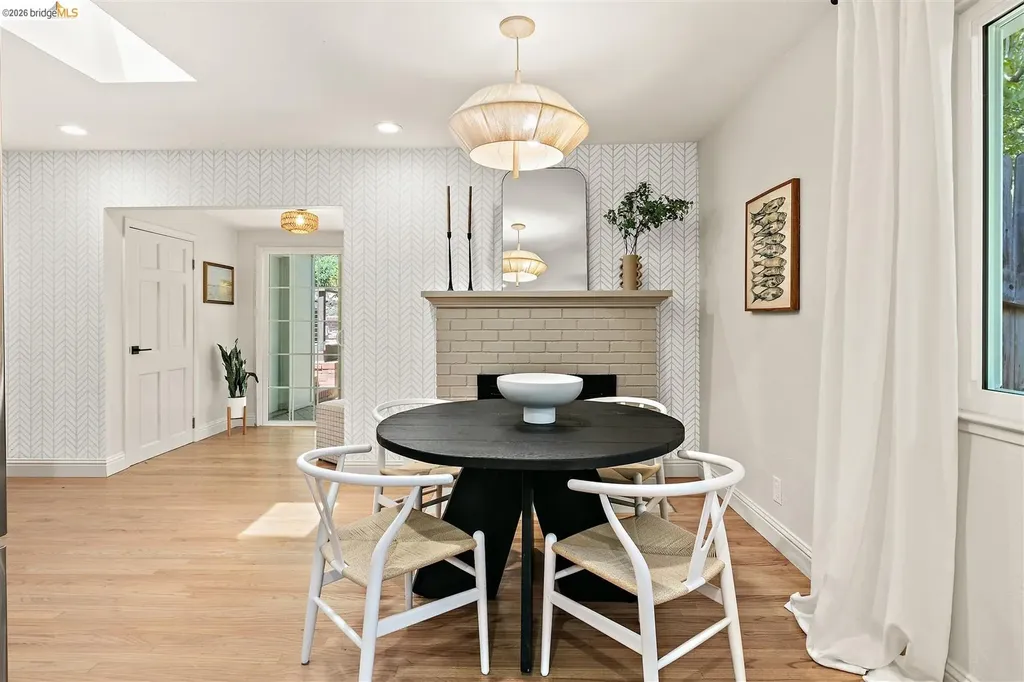 7253 Sayre Drive Oakland CA 94611