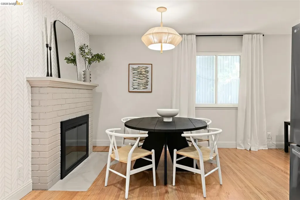 7253 Sayre Drive Oakland CA 94611