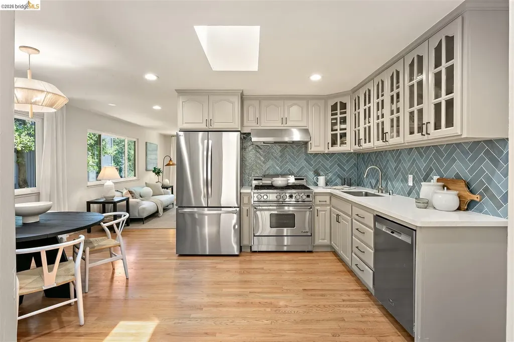 7253 Sayre Drive Oakland CA 94611