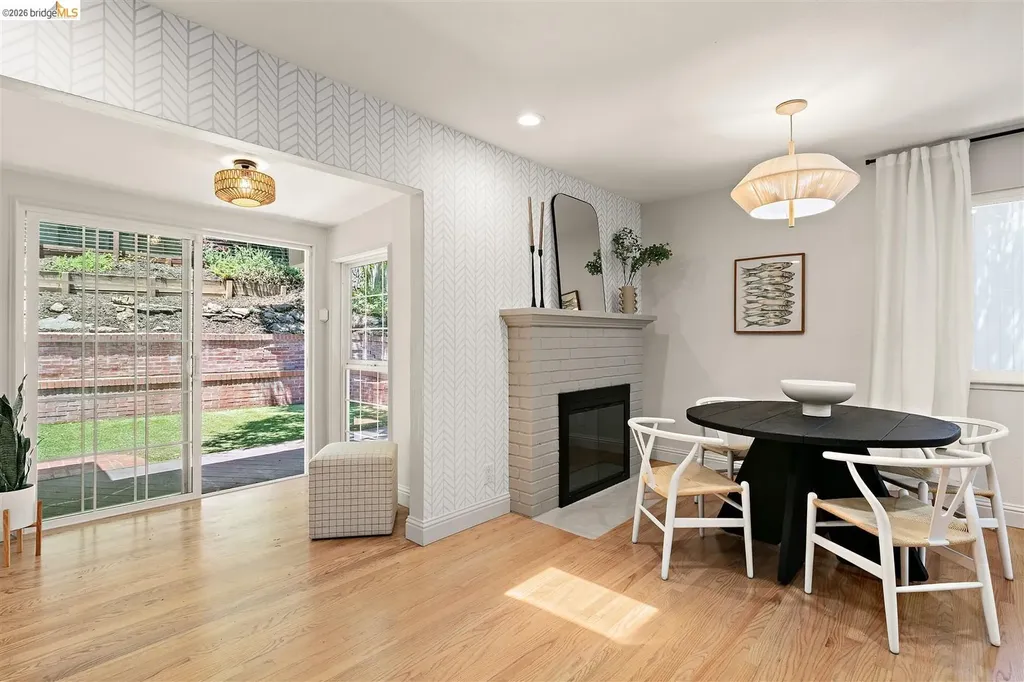 7253 Sayre Drive Oakland CA 94611