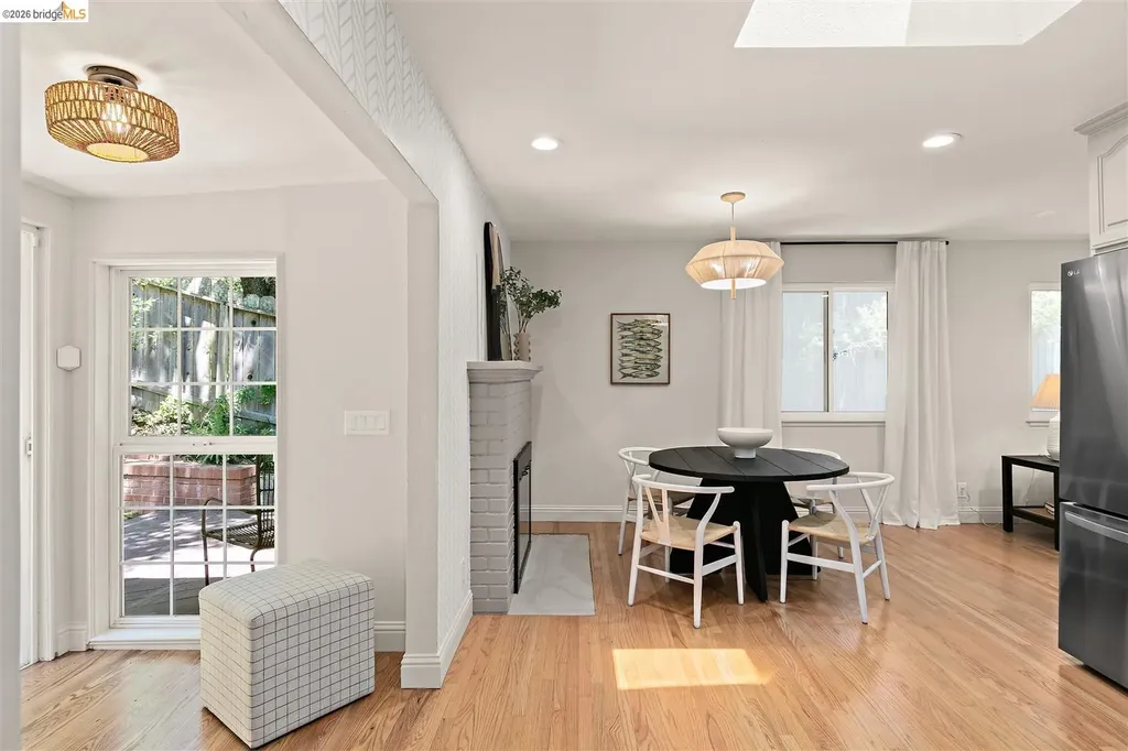 7253 Sayre Drive Oakland CA 94611