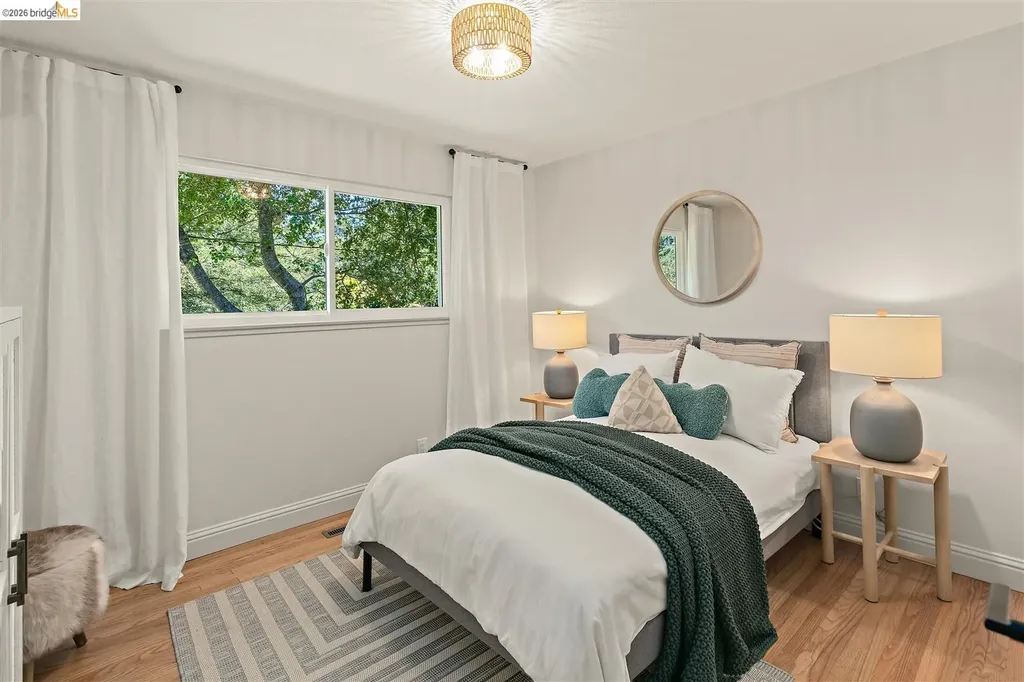 7253 Sayre Drive Oakland CA 94611