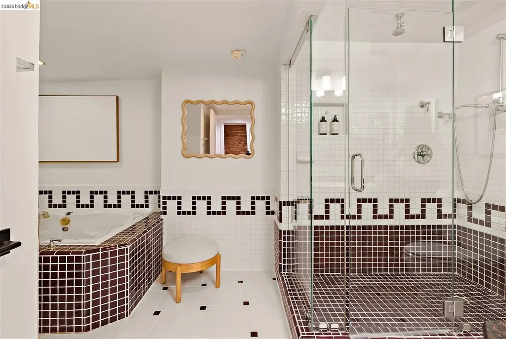 7253 Sayre Drive Oakland CA 94611