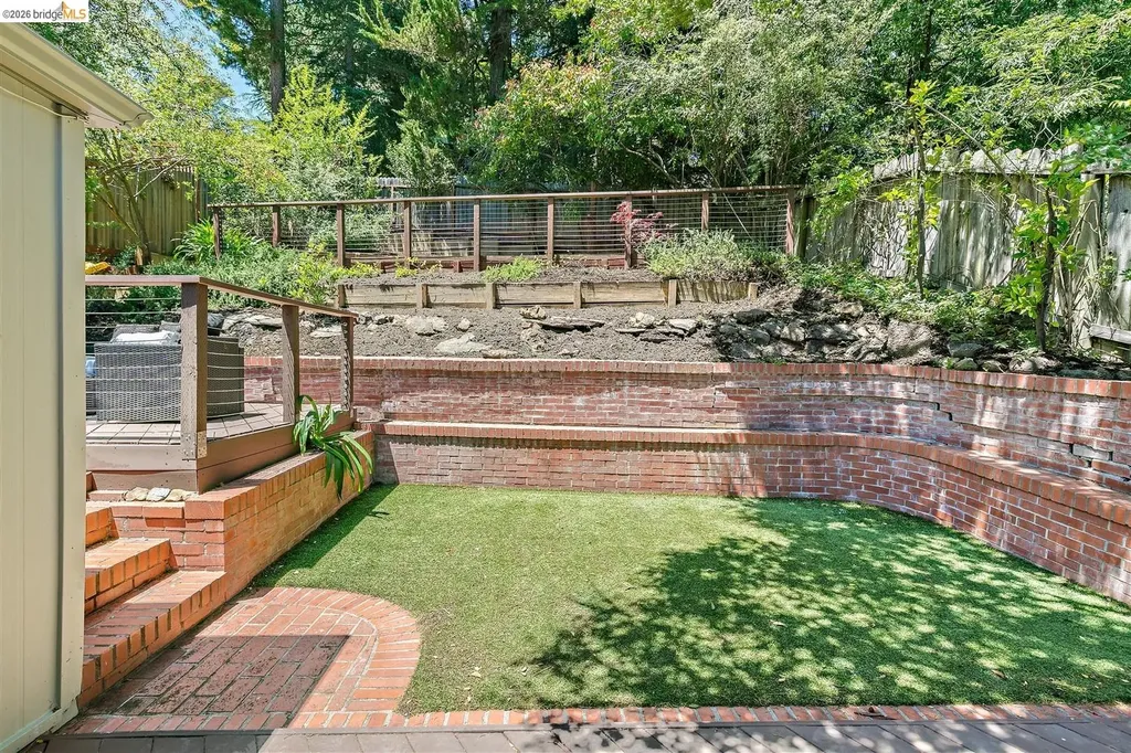 7253 Sayre Drive Oakland CA 94611