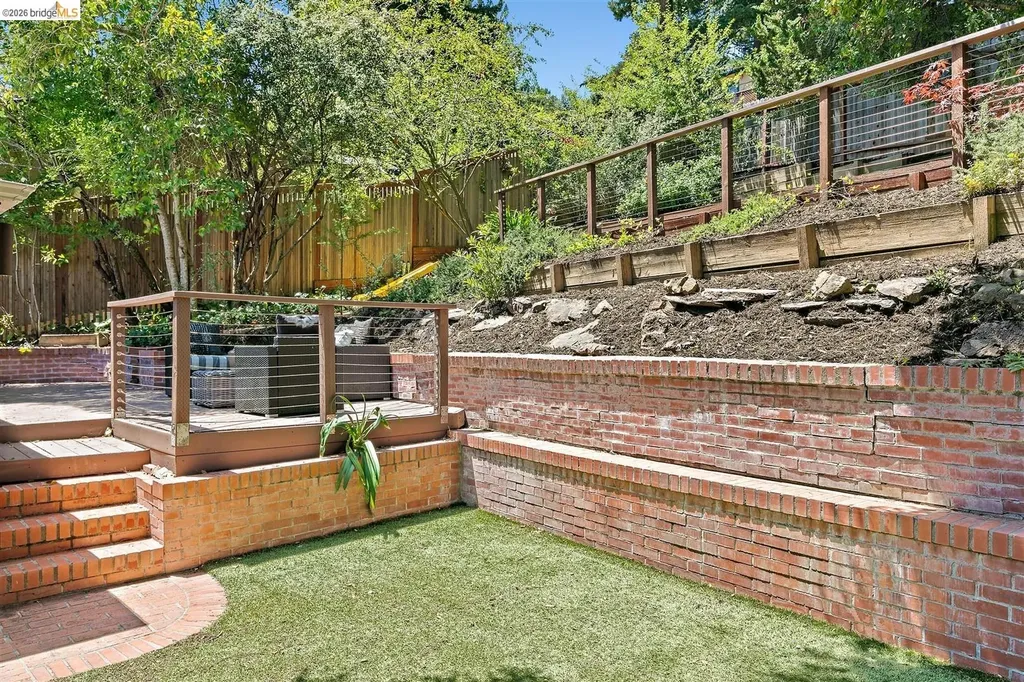 7253 Sayre Drive Oakland CA 94611