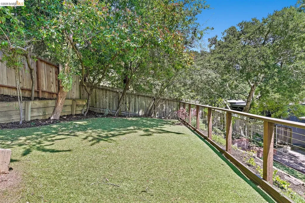7253 Sayre Drive Oakland CA 94611