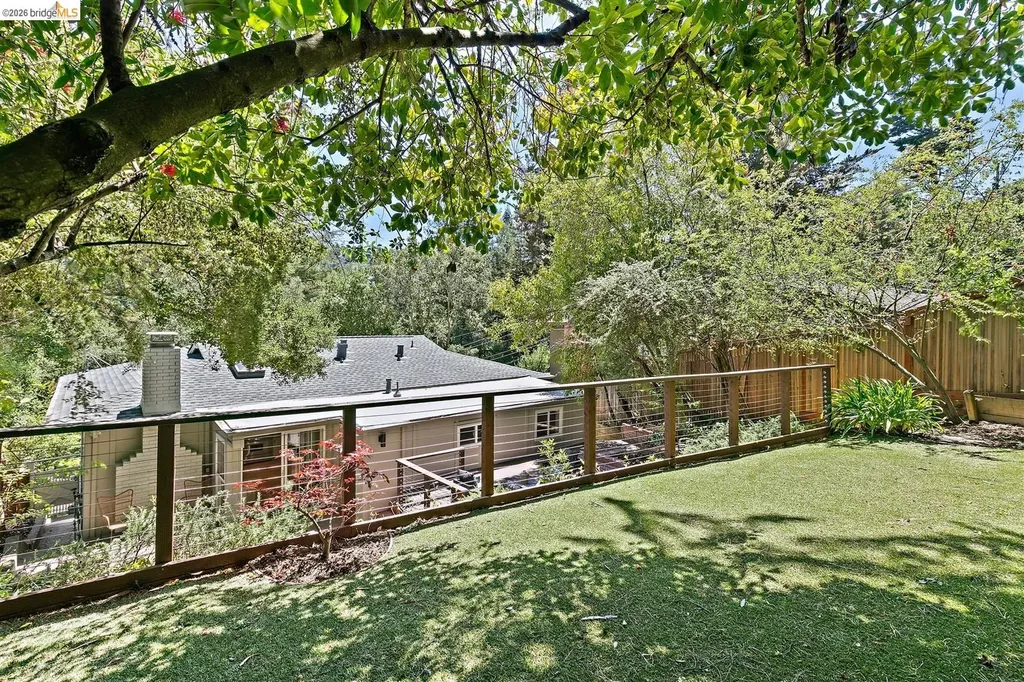 7253 Sayre Drive Oakland CA 94611