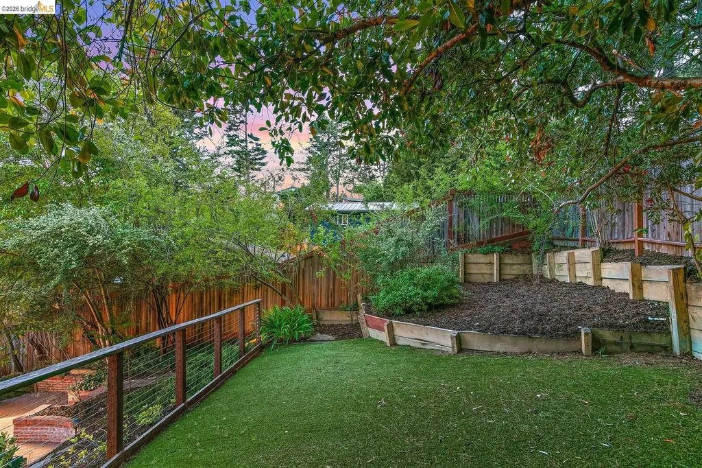 7253 Sayre Drive Oakland CA 94611