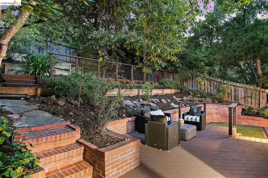 7253 Sayre Drive Oakland CA 94611