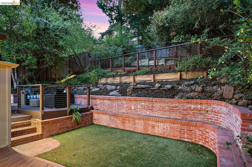 7253 Sayre Drive Oakland CA 94611