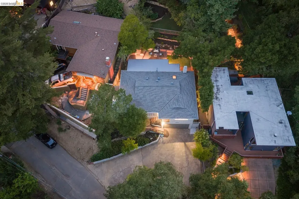 7253 Sayre Drive Oakland CA 94611