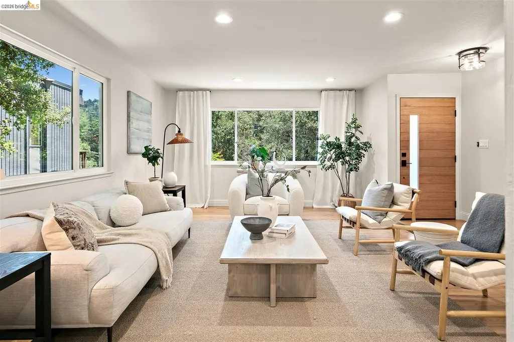 7253 Sayre Drive Oakland CA 94611