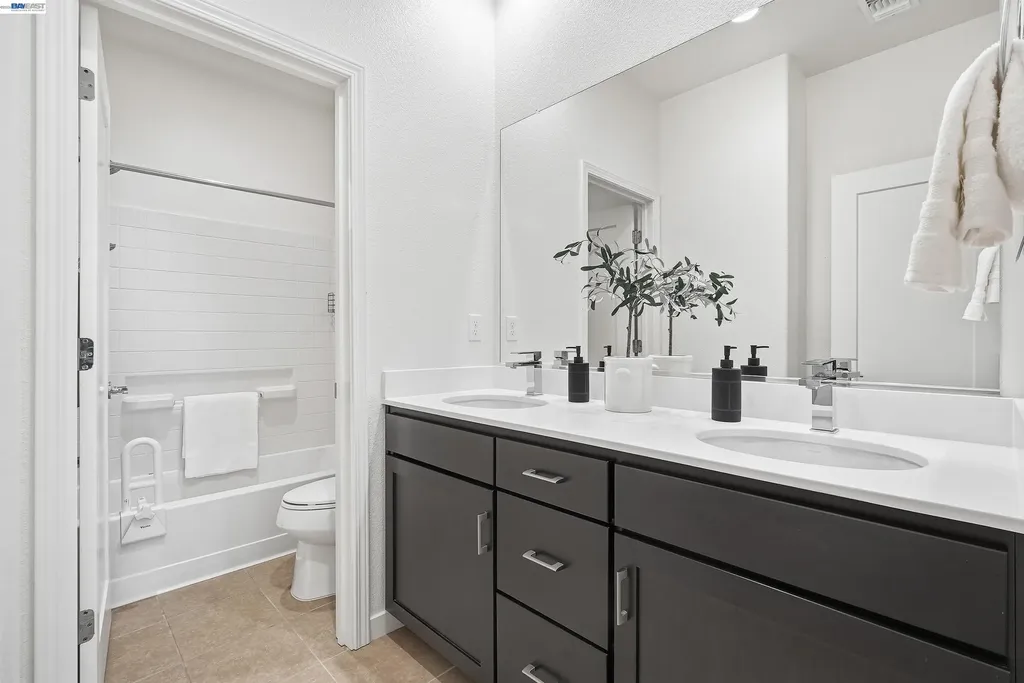 8556 Seawind Way Newark CA 94560