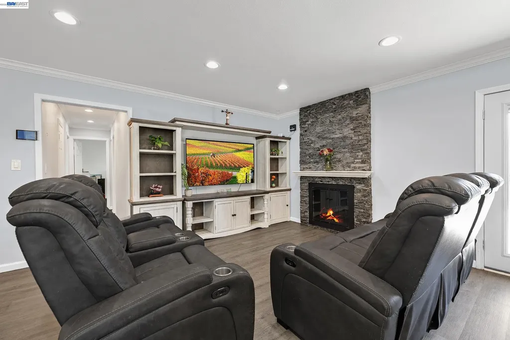30532 Carroll Avenue Hayward CA 94544
