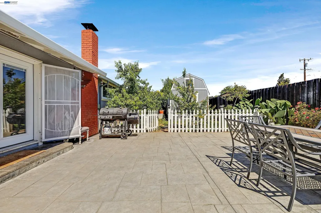 30532 Carroll Avenue Hayward CA 94544