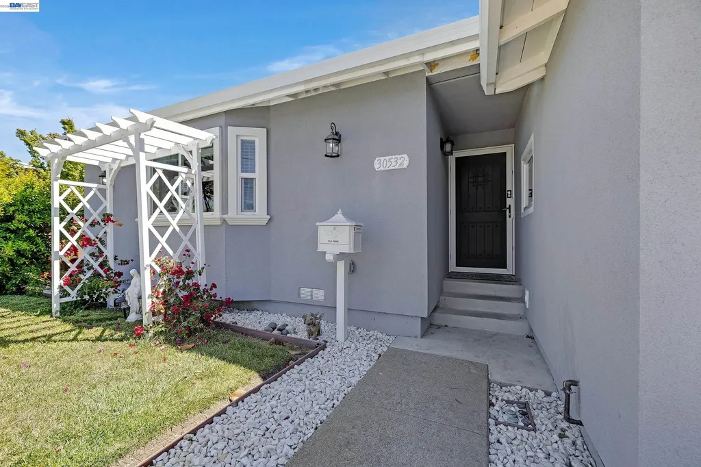 30532 Carroll Avenue Hayward CA 94544