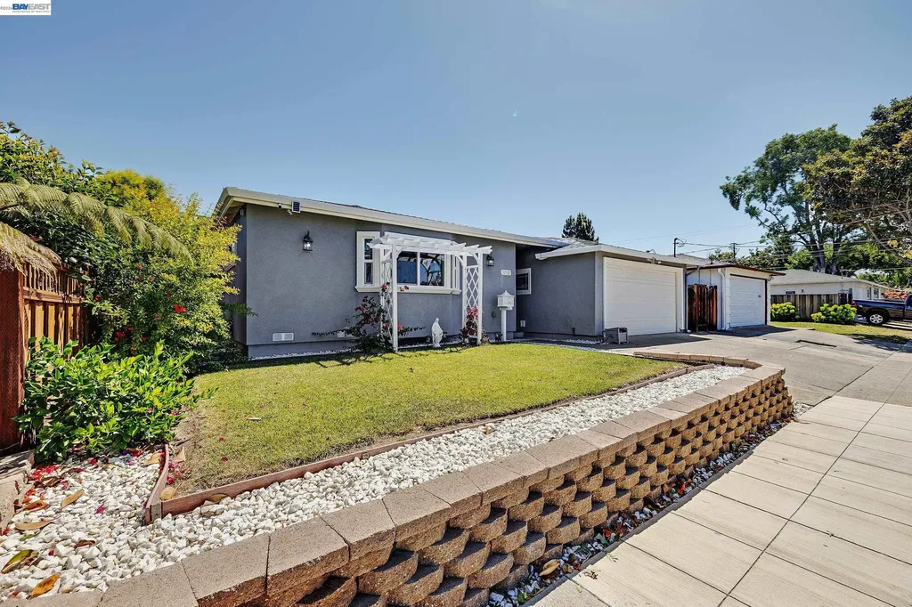 30532 Carroll Avenue Hayward CA 94544