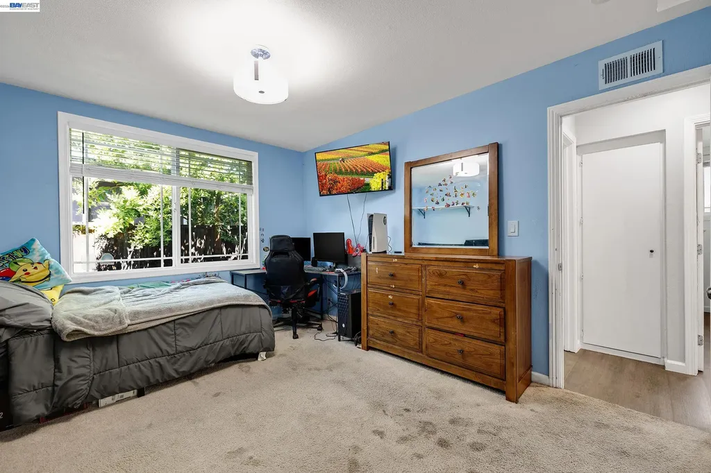 30532 Carroll Avenue Hayward CA 94544