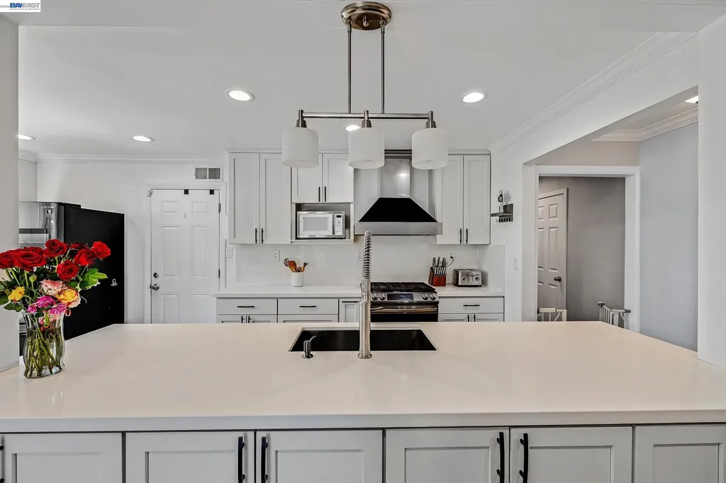 30532 Carroll Avenue Hayward CA 94544