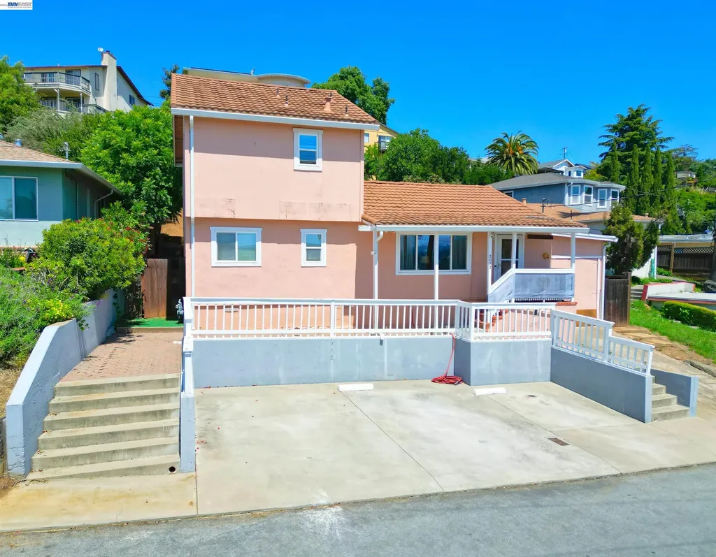 2082 Placer Drive Castro Valley CA 94578